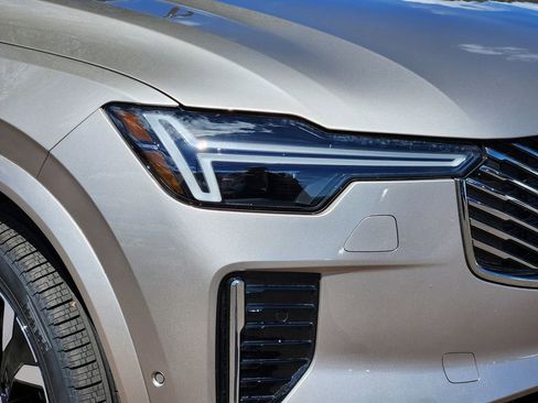 New 2026 Volvo XC90 T8 Plus w/ Protection Package Premier AWD/4WD image 28