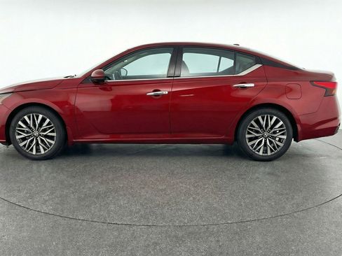 Used 2025 Nissan Altima 2.5 SV image 5