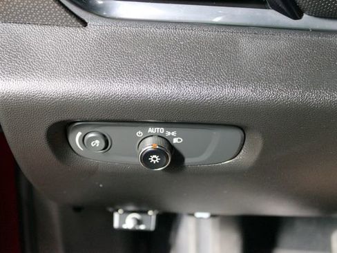 Used 2023 Chevrolet Traverse Premier AWD/4WD image 18