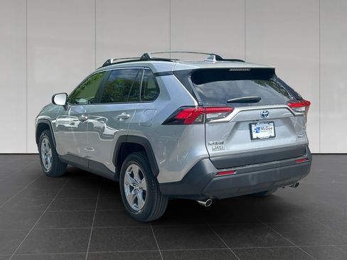 Used 2024 Toyota RAV4 LE AWD/4WD image 3