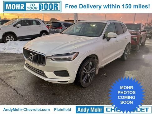 Used 2019 Volvo XC60 T5 Momentum w/ Multimedia Package image 1