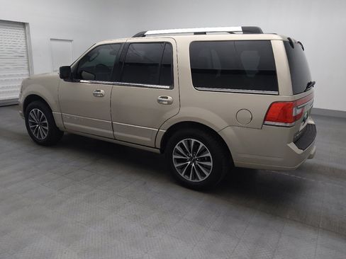 Used 2017 Lincoln Navigator Select image 3