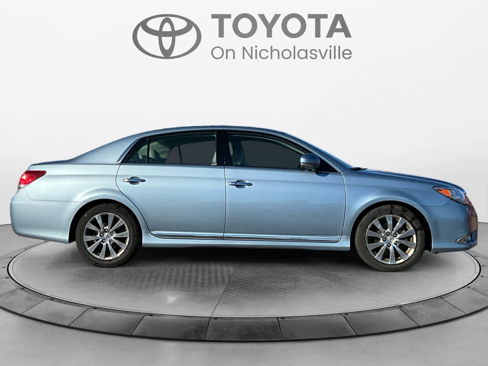 Used 2011 Toyota Avalon Limited FWD image 6