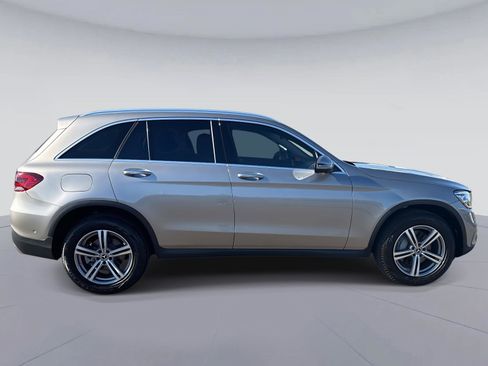 Used 2022 Mercedes-Benz GLC 300 image 2