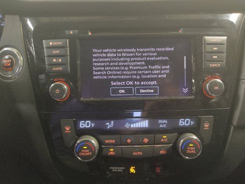 Used 2018 Nissan Rogue SL FWD image 25