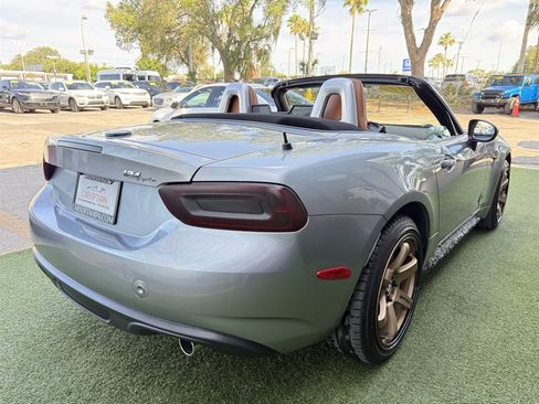 Used 2017 FIAT 124 Spider Lusso RWD image 6