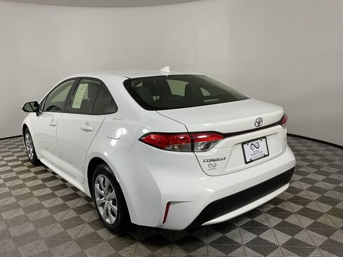 Used 2021 Toyota Corolla LE image 7