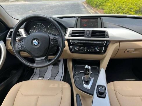 Used 2018 BMW 320i Sedan RWD image 3