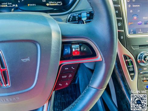 Used 2020 Lincoln Nautilus Reserve image 21