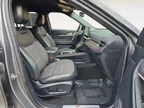 Used 2025 Ford Explorer ST-Line image 15