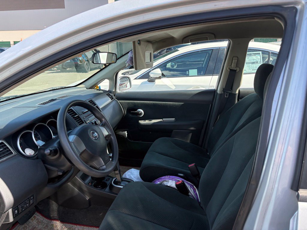 Used 2012 Nissan Versa 1.8 S FWD image 10