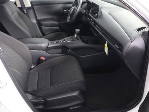 Certified 2025 Honda HR-V LX image 21