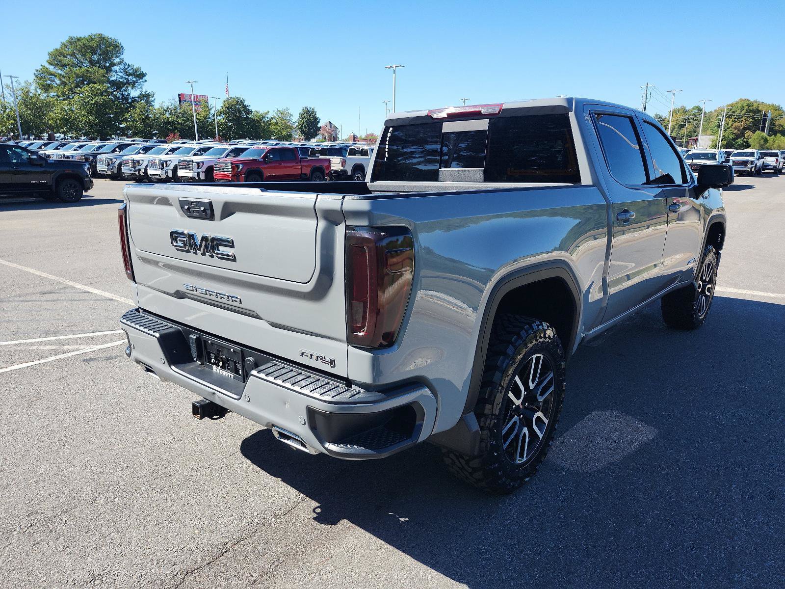 Used 2024 GMC Sierra 1500 AT4 w/ AT4 Premium Package AWD/4WD image 3