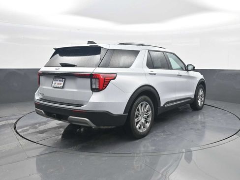 Used 2025 Ford Explorer Platinum RWD image 7