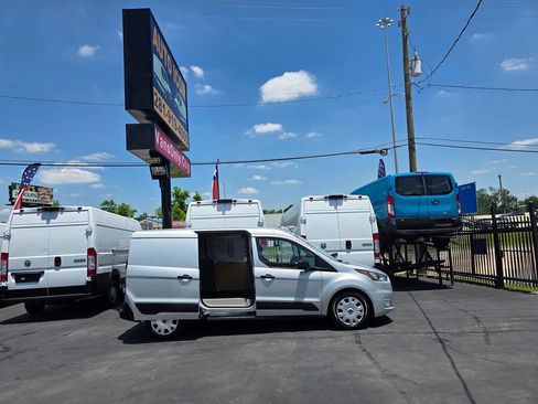 Used 2023 Ford Transit Connect XLT FWD image 5