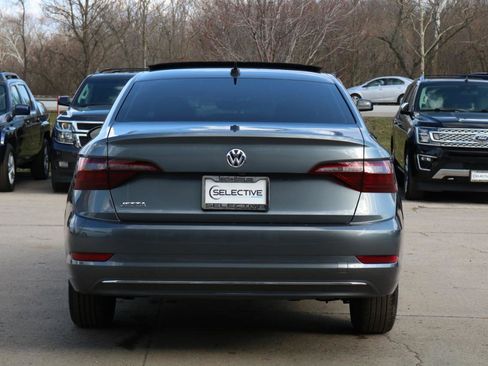 Used 2021 Volkswagen Jetta SE image 9