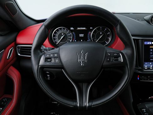 Certified 2023 Maserati Levante GT AWD/4WD image 19