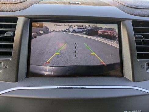 Used 2014 Lincoln MKS w/ Equipment Group 101A image 14