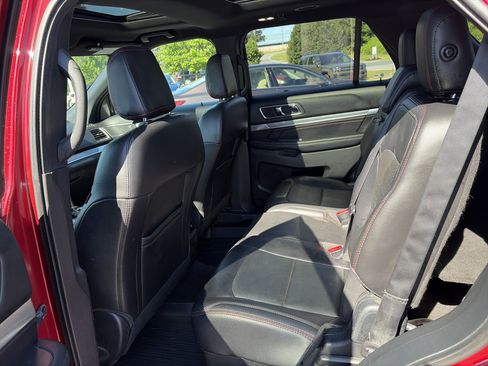 Used 2018 Ford Explorer Sport w/ Equipment Group 401A AWD/4WD image 24