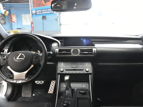 Used 2016 Lexus IS 300 F Sport image 28