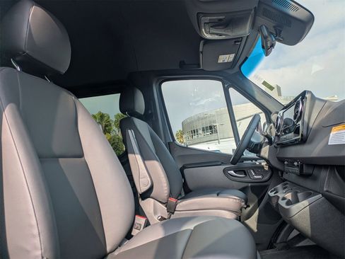 New 2026 Mercedes-Benz Sprinter 2500 image 9