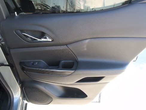 Used 2023 GMC Acadia SLT w/ Technology Package FWD image 29