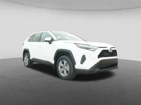 New 2025 Toyota RAV4 XLE FWD image 29