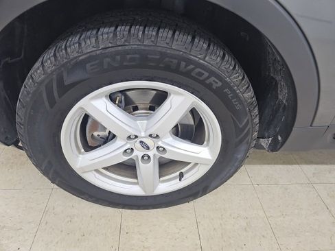 Used 2018 Ford Explorer XLT image 18