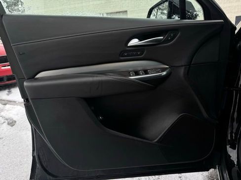Used 2023 Cadillac XT4 Premium Luxury image 11