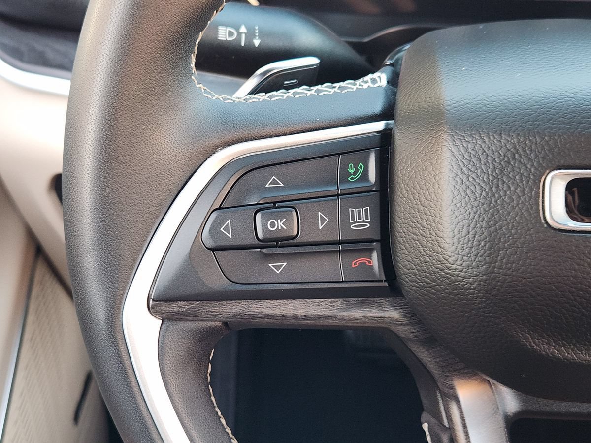 Used 2023 Jeep Grand Cherokee L Limited w/ Luxury Tech Group II RWD image 50
