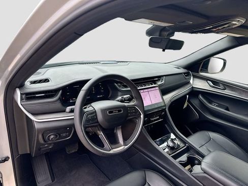 New 2025 Jeep Grand Cherokee Limited 4xe image 10