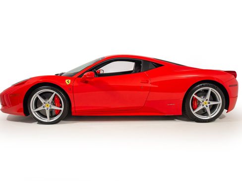 Used 2011 Ferrari 458 Italia Coupe RWD image 3