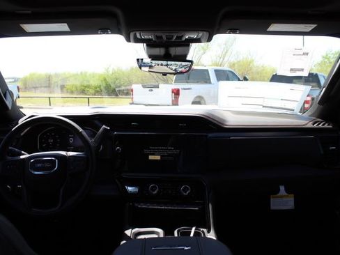 New 2026 GMC Sierra 2500 AT4 w/ AT4 Premium Plus Package AWD/4WD image 11