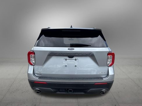 Certified 2023 Ford Explorer XLT w/ Equipment Group 202A AWD/4WD image 8