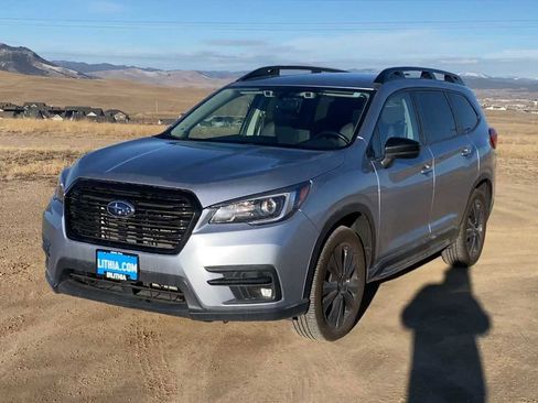 Used 2022 Subaru Ascent Onyx Edition image 4