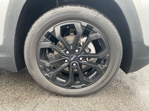 Used 2020 GMC Terrain SLE w/ Driver Convenience Package FWD image 6