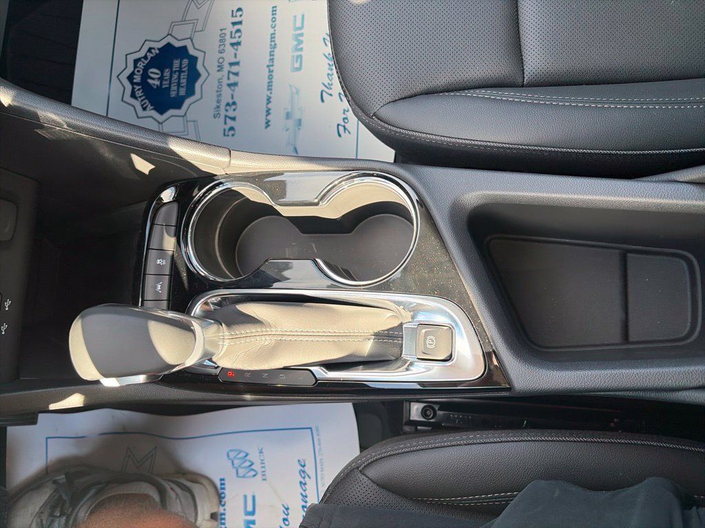 Used 2024 Buick Encore GX Sport Touring FWD image 24