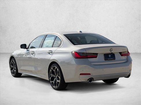 Used 2026 BMW 330i Sedan w/ Premium Package image 9