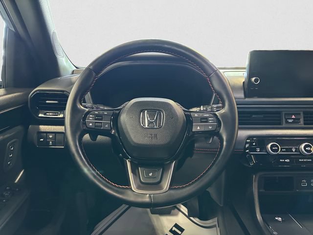 Used 2025 Honda Pilot TrailSport image 13