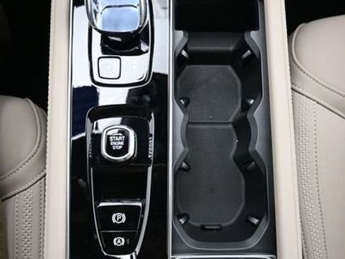 New 2026 Volvo XC90 B6 Plus w/ Protection Package Premier image 11