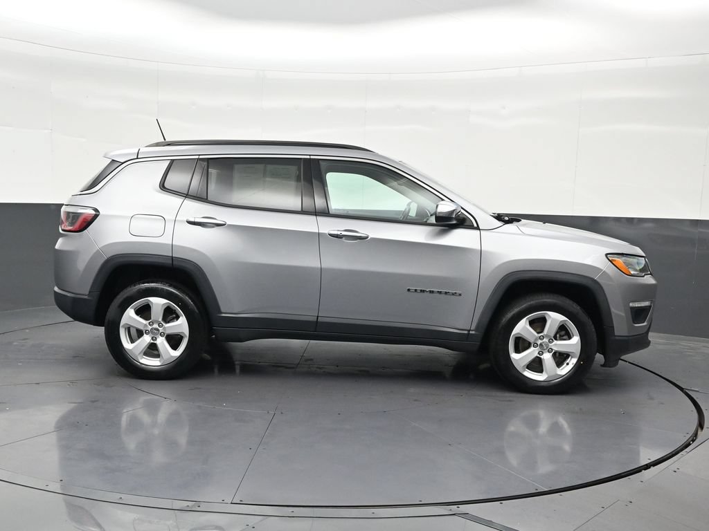 Used 2019 Jeep Compass Latitude AWD/4WD image 7