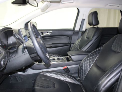 Used 2024 Ford Edge Titanium image 16