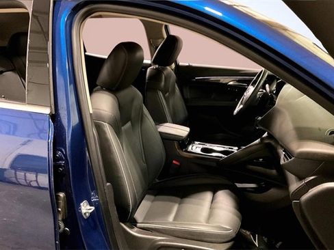 Used 2023 Buick Envision Essence image 7