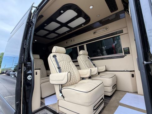 Used 2020 Mercedes-Benz Sprinter 3500 image 11