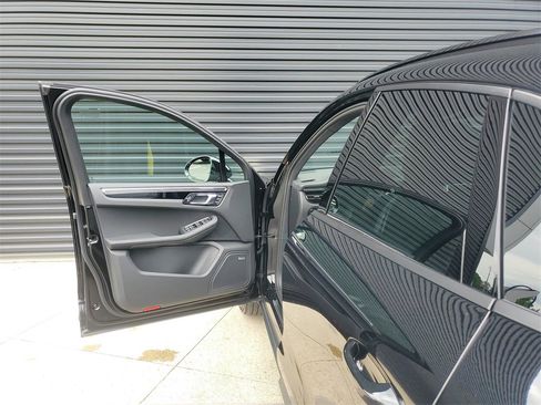 Used 2025 Porsche Macan Turbo image 6