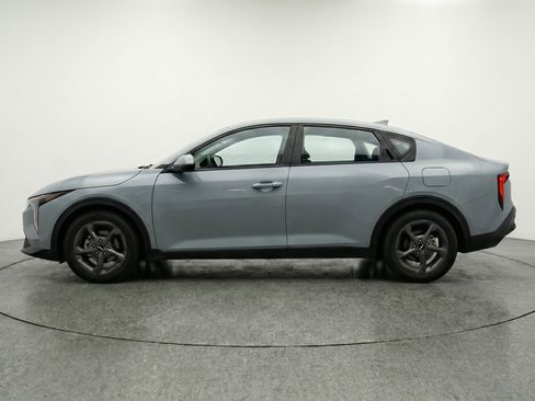 Used 2025 Kia K4 LXS image 5