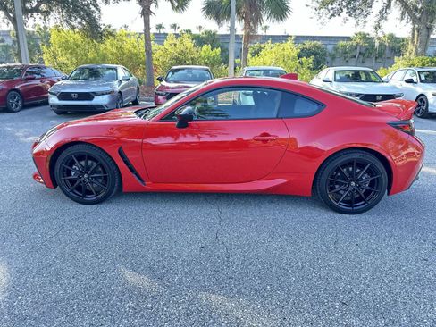 Used 2025 Toyota GR86 Premium w/ ALL Weather Mat Package (TMS) RWD image 3