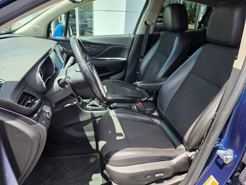 Used 2019 Buick Encore Sport Touring w/ Safety Package FWD image 10