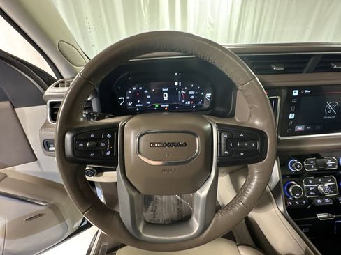 Used 2022 GMC Yukon Denali image 24