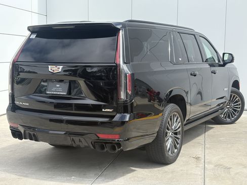 Certified 2023 Cadillac Escalade ESV V AWD/4WD image 7